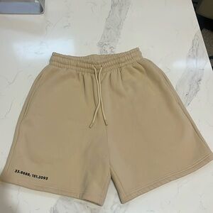 Meshki Unisex Oatmeal Cozy Sweat Shorts. Size: XS